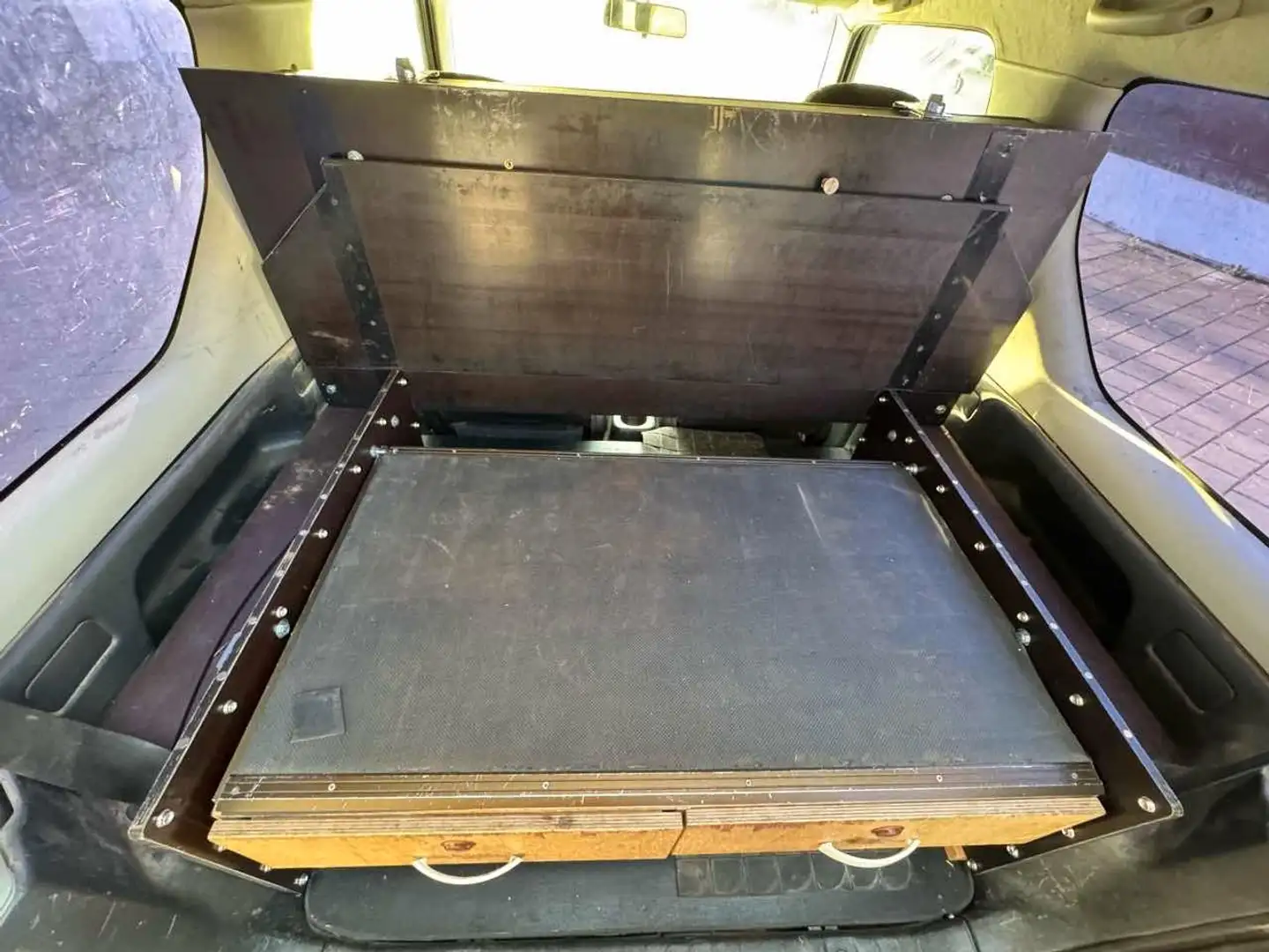 Suzuki Jimny Jagd-Jimny Seilwinde Waffensafe Werkzeugbox TüV Schwarz - 1