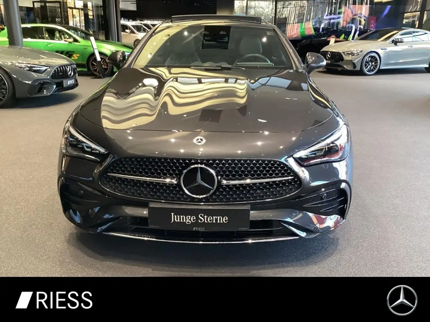 Mercedes-Benz CLE 220 d Cp AMG ADV+ FAHRASSIST+ PANO 19 WINTER Grau - 2