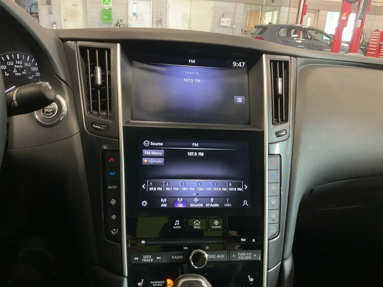 Infiniti Q50 снимка Infiniti Q50