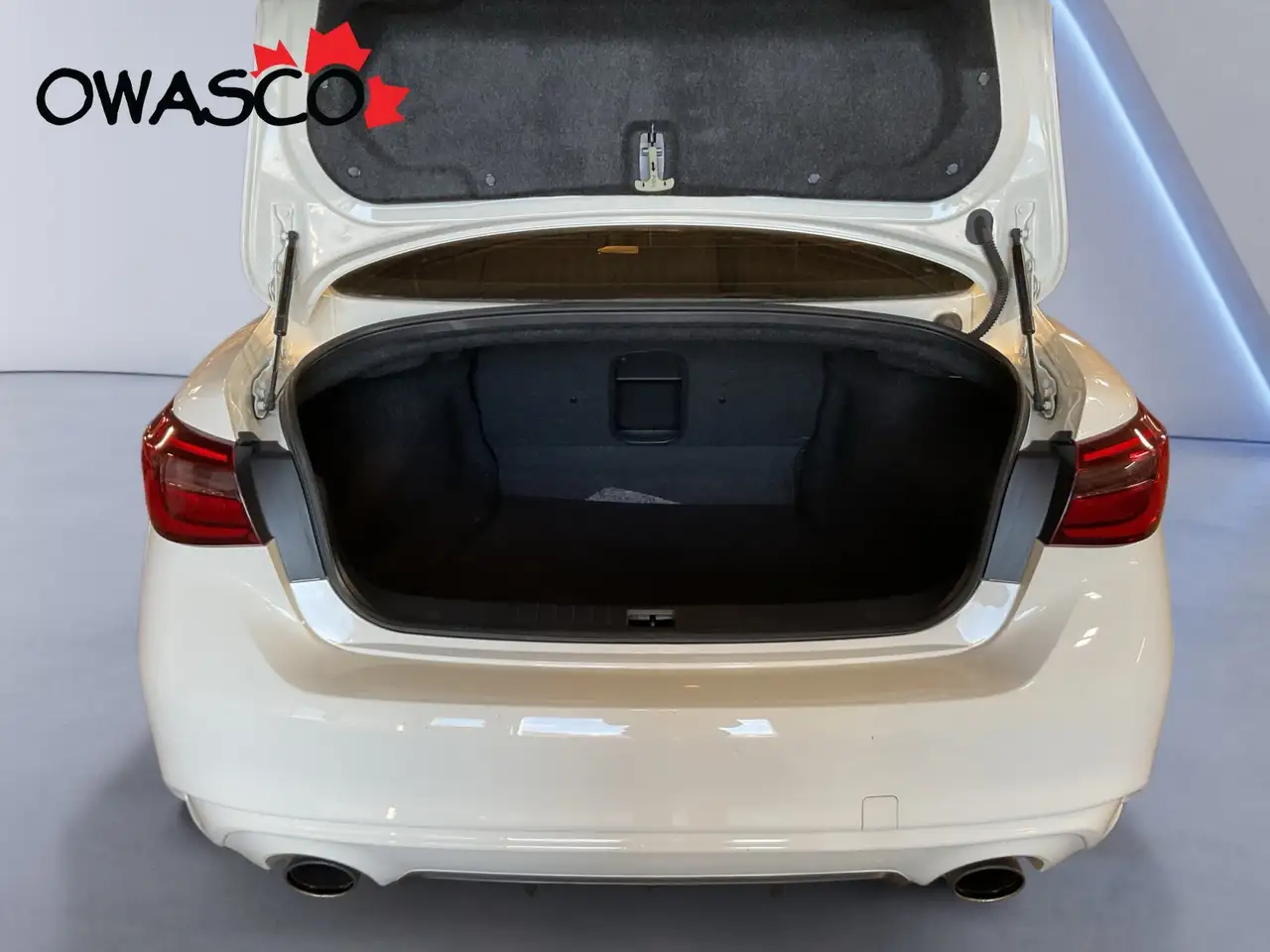 Infiniti Q50 снимка Infiniti Q50