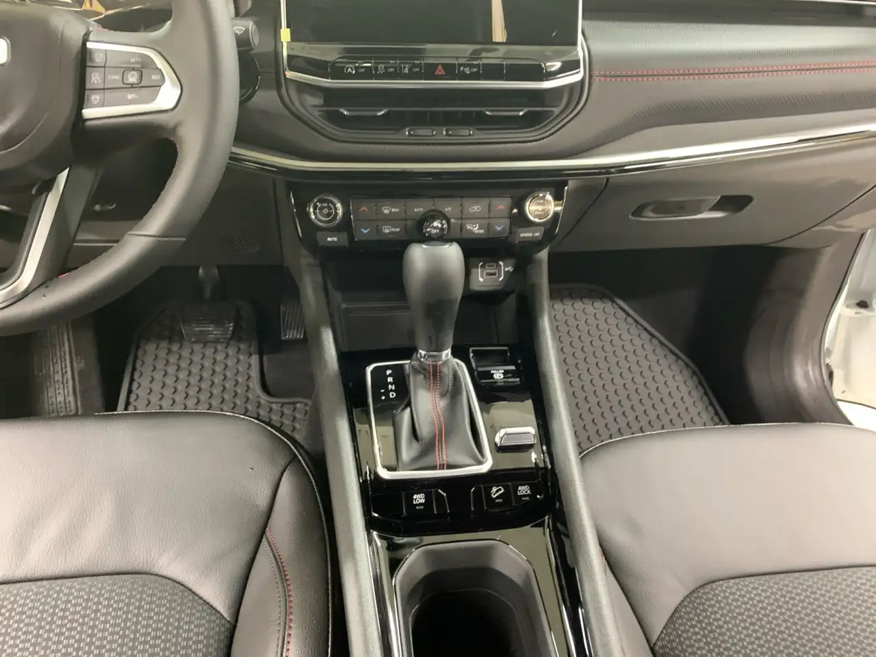 Jeep Compass снимка Jeep Compass