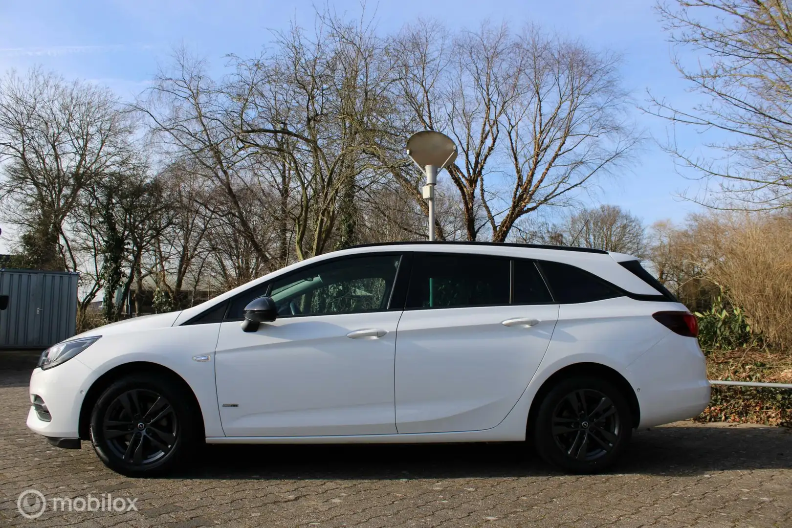 Opel Astra Sports Tourer 1.2 Business Elegance, Design Tech, Blanc - 2