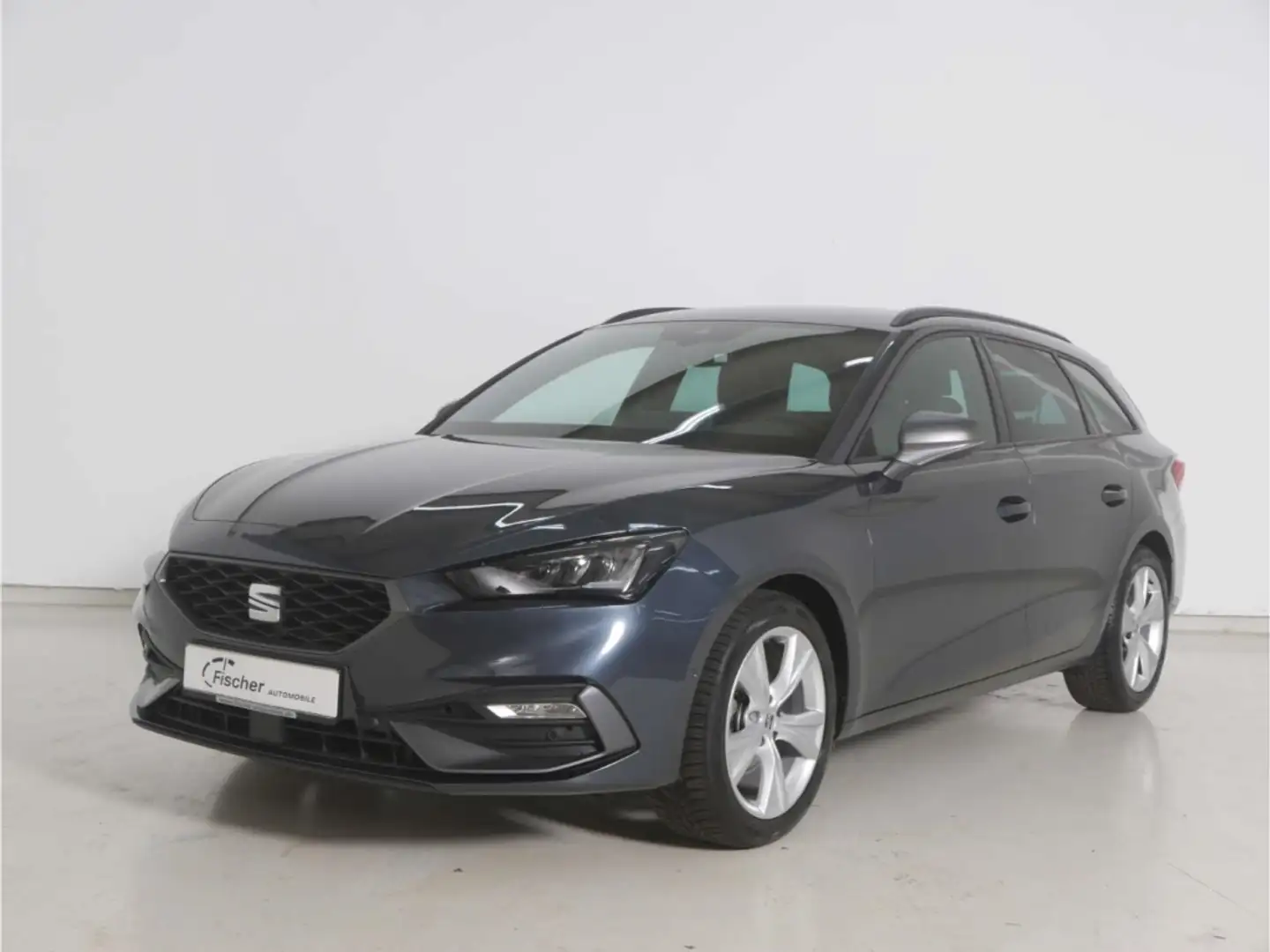 SEAT Leon Sportstourer 1.5 eTSI DSG FR LED/NAV/KAMERA Grau - 2