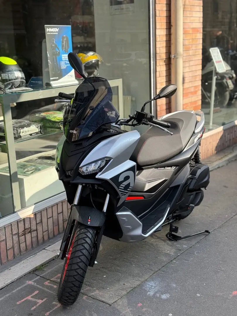 Aprilia SR GT 125 - 1