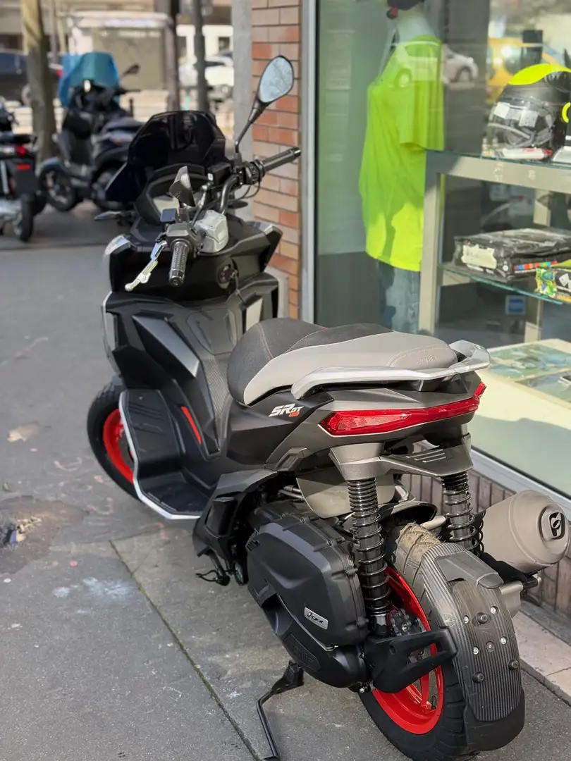 Aprilia SR GT 125 - 2
