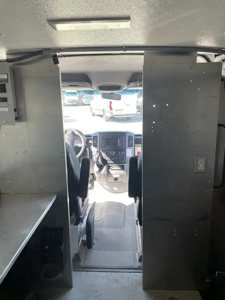 Mercedes-Benz Sprinter снимка Mercedes-Benz Sprinter