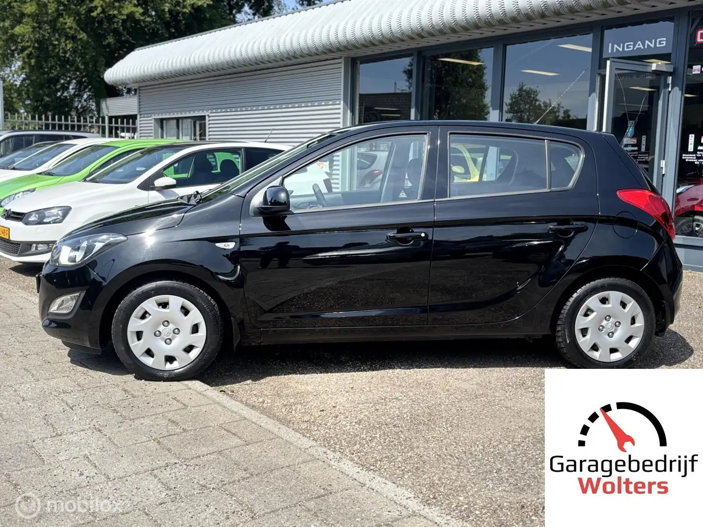 Hyundai i20 1.2i Black pack stoelverw. airco 5drs nw apk Noir - 2
