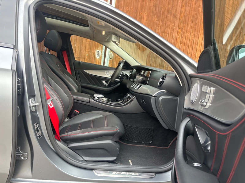 Mercedes-Benz E 43 AMG 4Matic Pano Alcantara Vollausstattung — photo 8