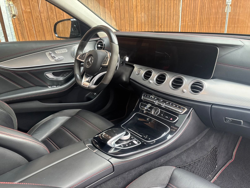Mercedes-Benz E 43 AMG 4Matic Pano Alcantara Vollausstattung — photo 7