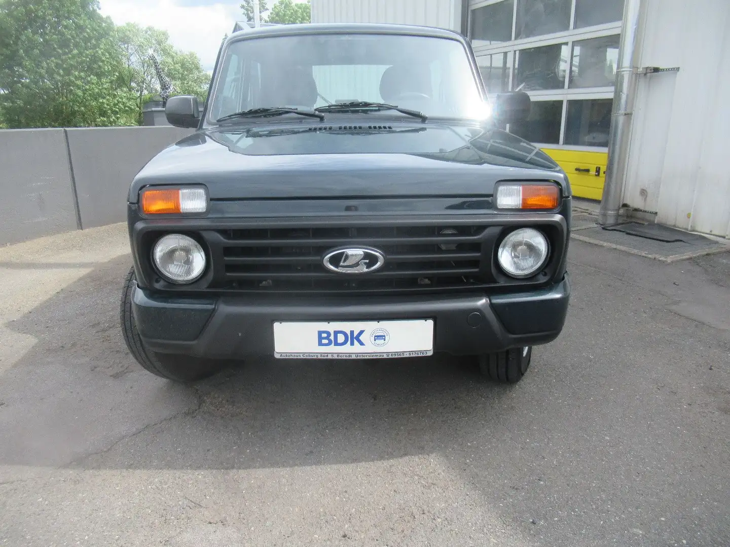 Lada Niva 4x4 URBAN AHK SHZG RADIO v. VERTRAGSHÄNDLER Zelená - 2