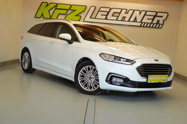 Ford Mondeo view 3