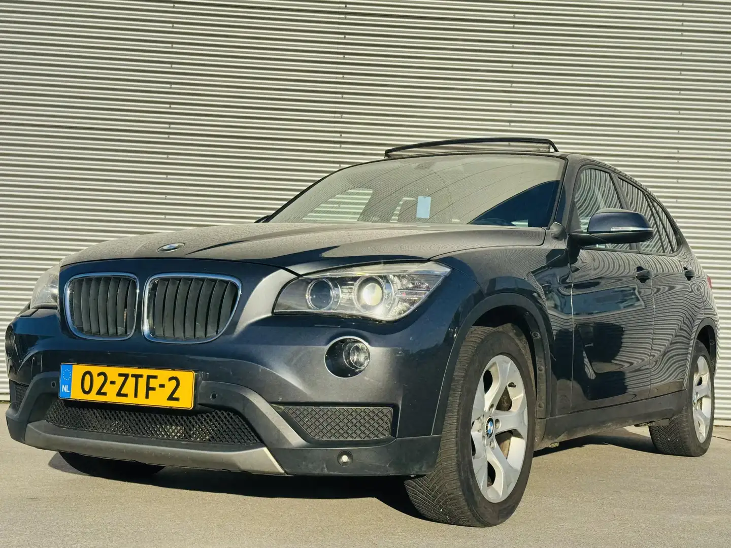 BMW X1 sDrive20i Upgrade Edition Panoramadak | Clima | Ca Gris - 2