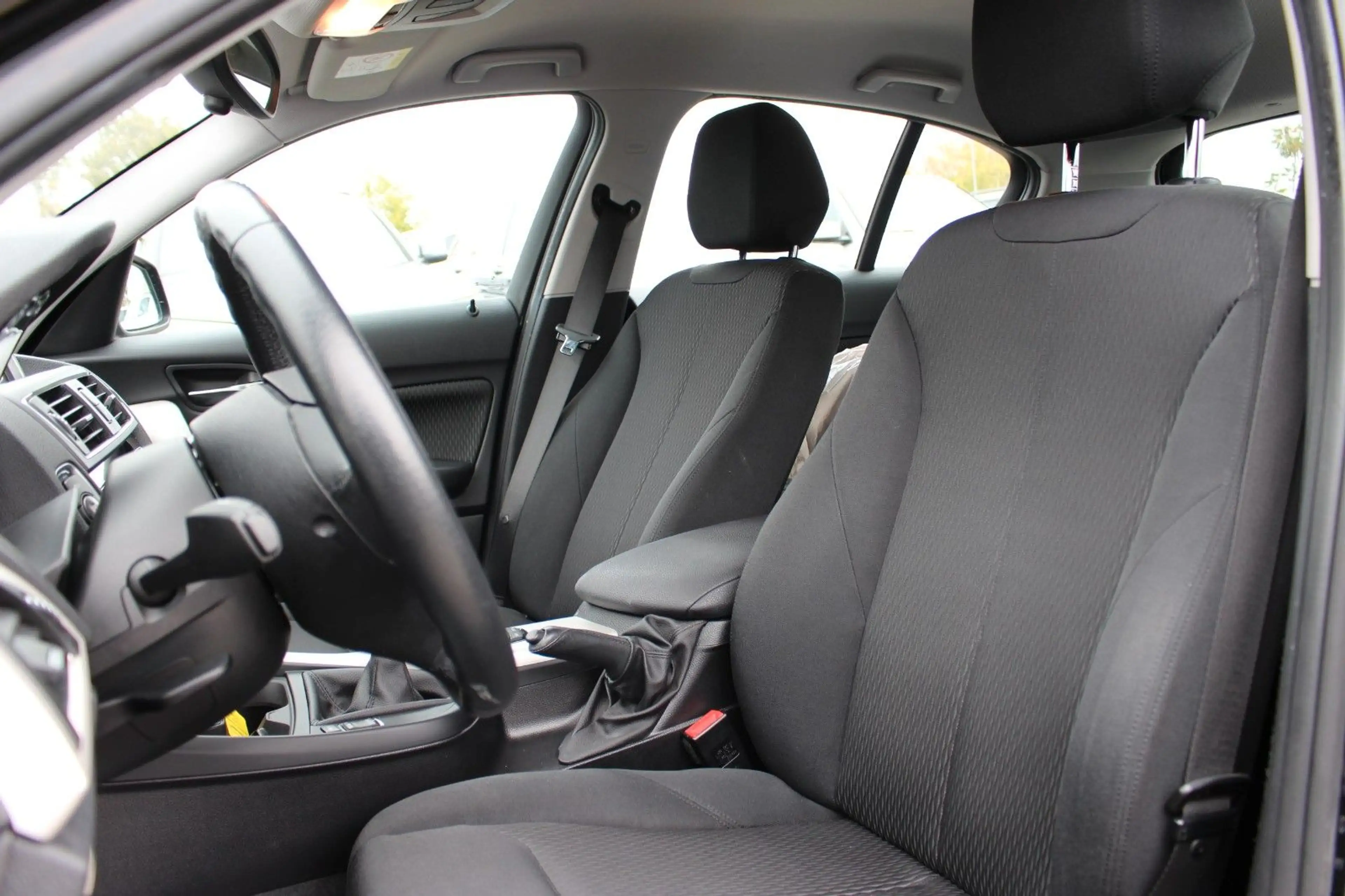 BMW 120 i Advantage VOLLSH/SHZ/BT/AUX/PDC/KLIMA/ — photo 11