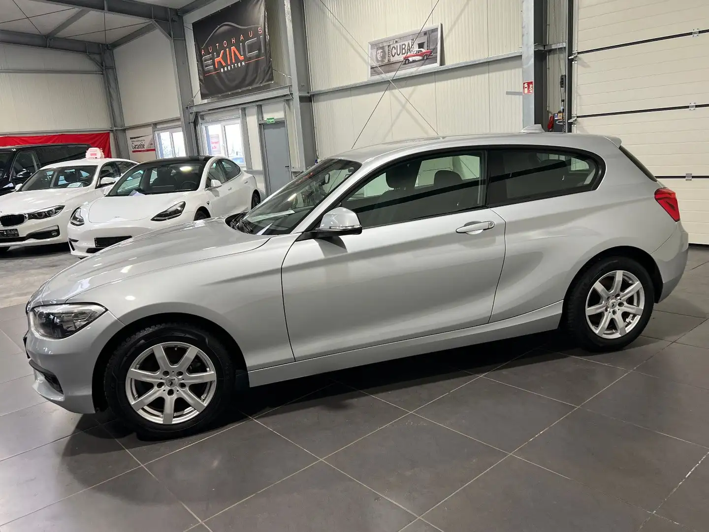 BMW 118 i Limousine **Klima*Bluetooth*LED*ALU** Silber - 2