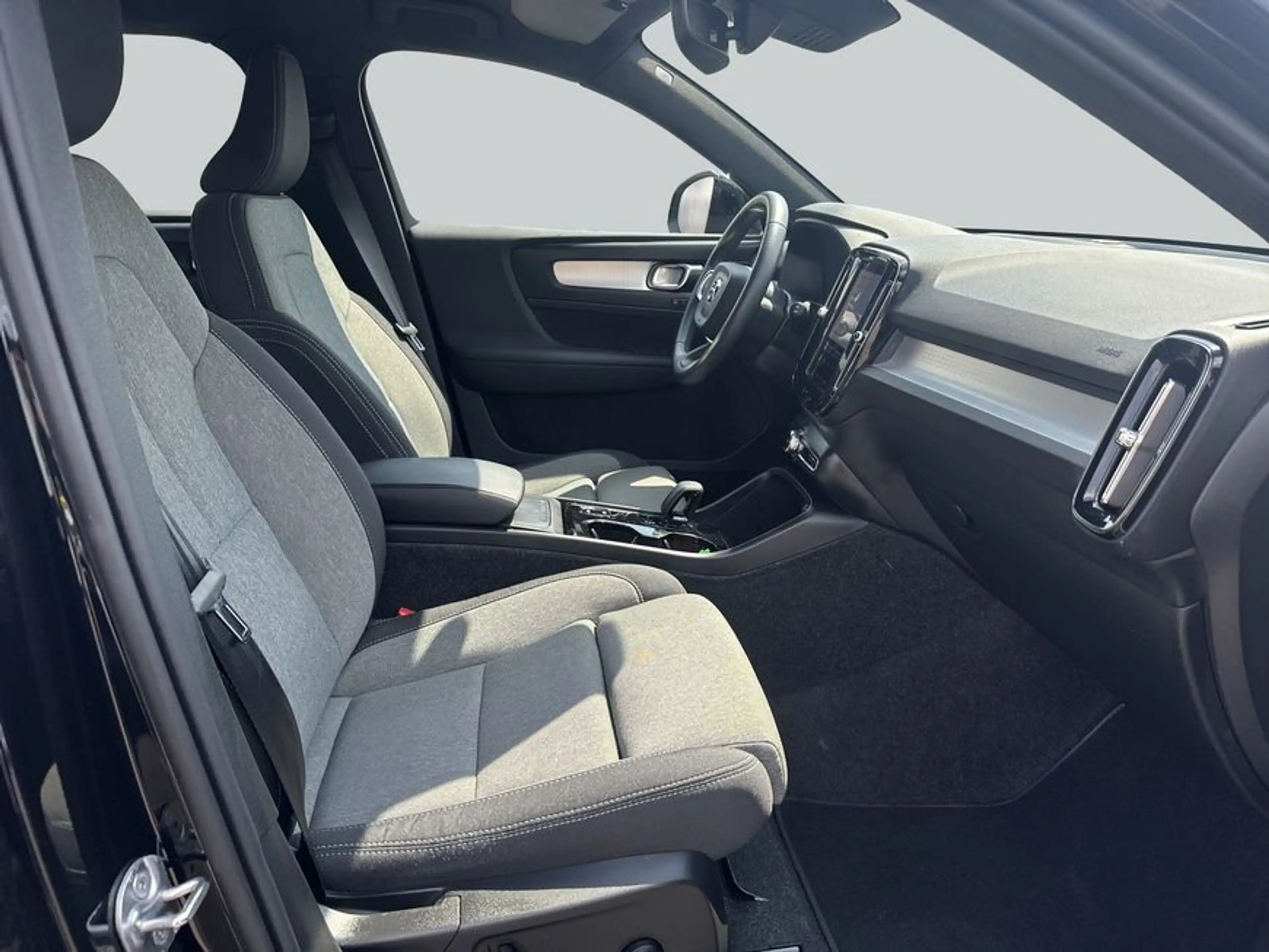 Volvo XC40 XC40 B3 DKG Plus Black-Edition DKG 360° Pilot BLIS — photo 12