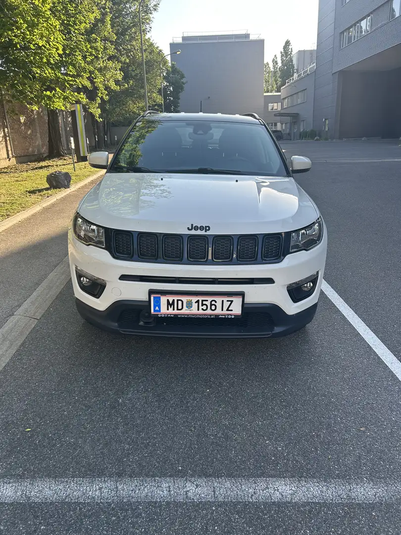Jeep Compass 1,4 MultiAir Night Eagle FWD 6MT 140 Weiß - 2