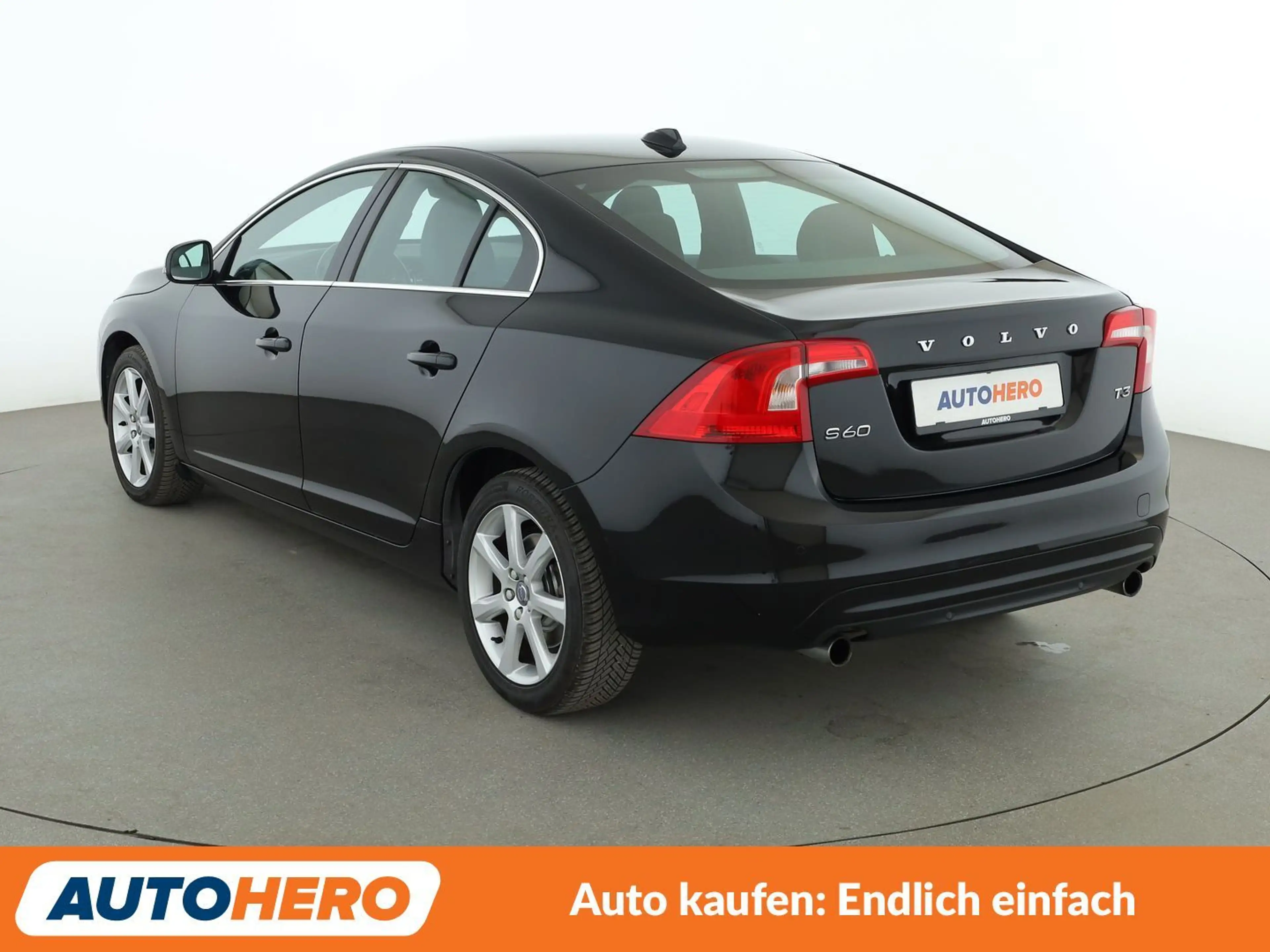 Volvo S60 1.5 Momentum Aut.*NAVI*XENON*PDC*SHZ*KLIMA* — photo 4