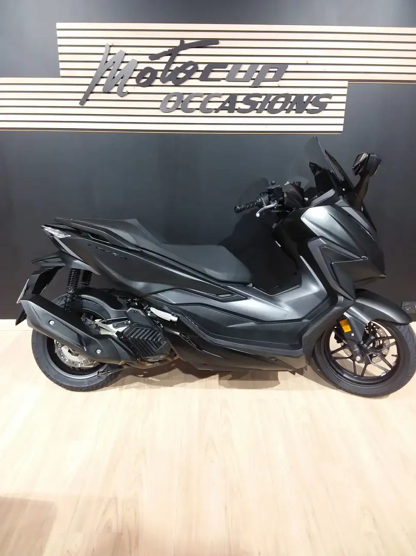 Honda Forza 125 Schwarz - 1