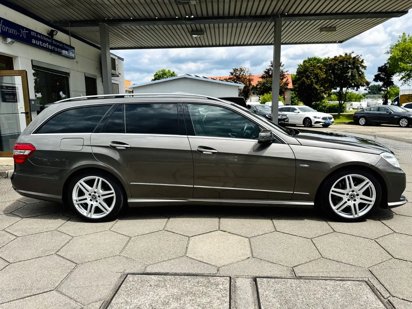 Mercedes-Benz E 250 AMG T-Model CDI/7-SITZER/NAVI/AHK Grijs - 2