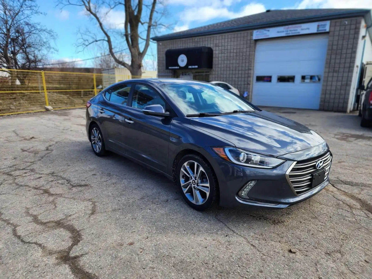 Hyundai ELANTRA снимка Hyundai ELANTRA