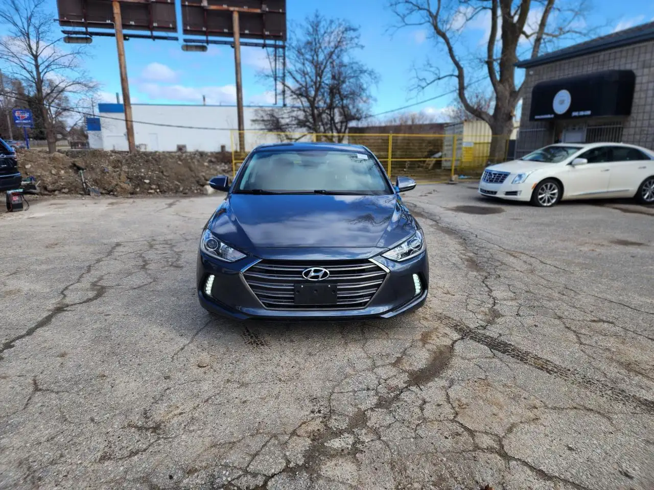 Hyundai ELANTRA снимка Hyundai ELANTRA