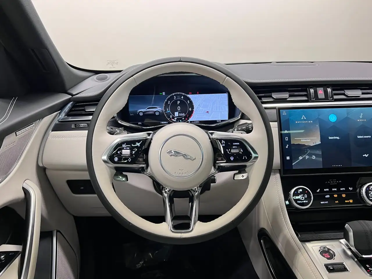 Jaguar F-Pace снимка Jaguar F-Pace