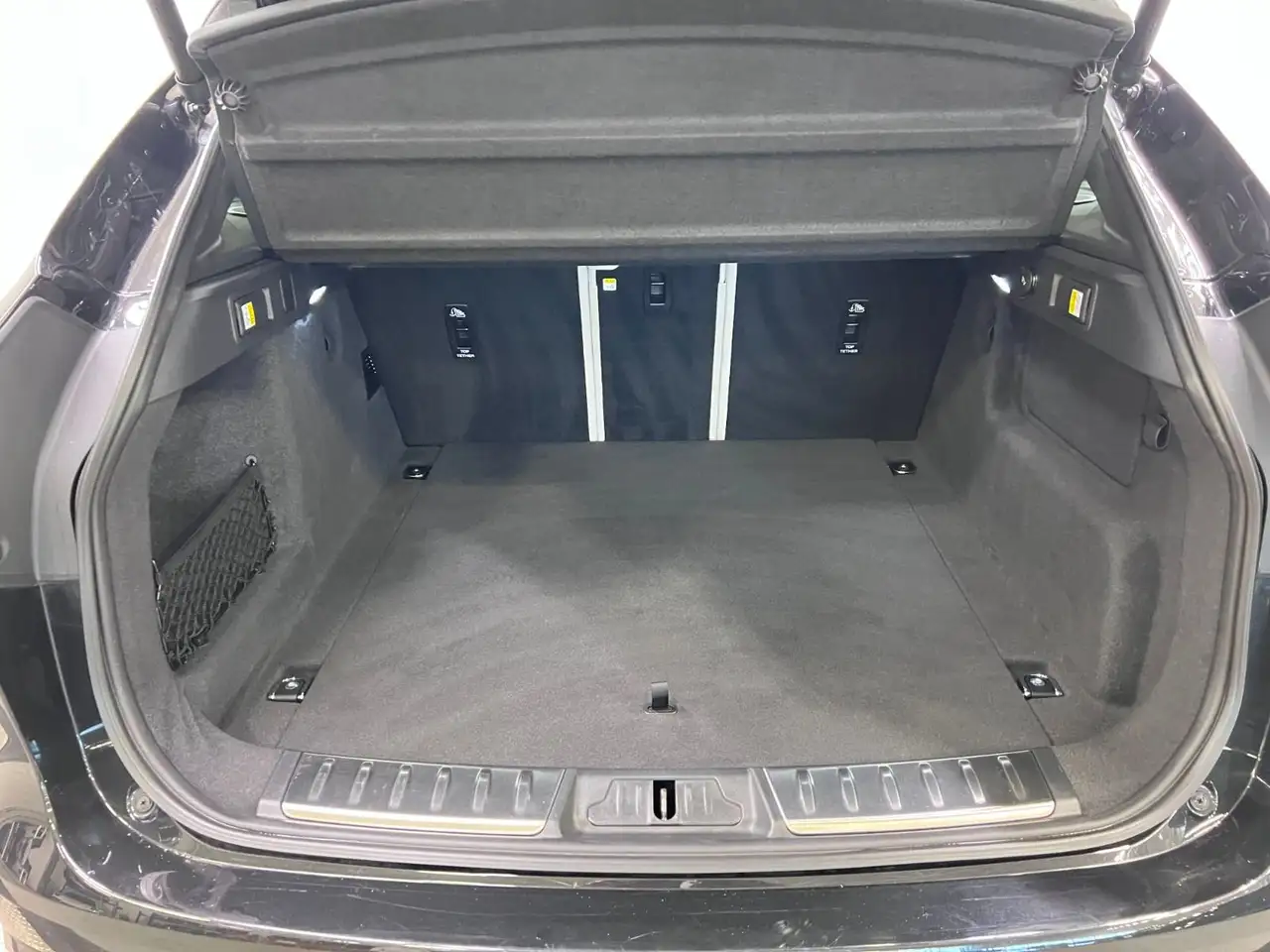 Jaguar F-Pace снимка Jaguar F-Pace