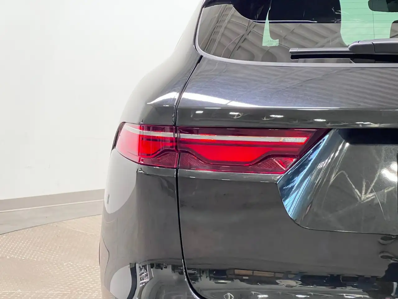 Jaguar F-Pace снимка Jaguar F-Pace