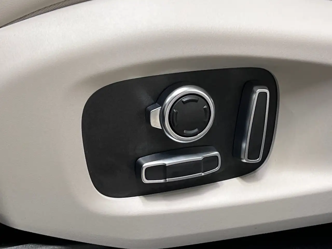 Jaguar F-Pace снимка Jaguar F-Pace