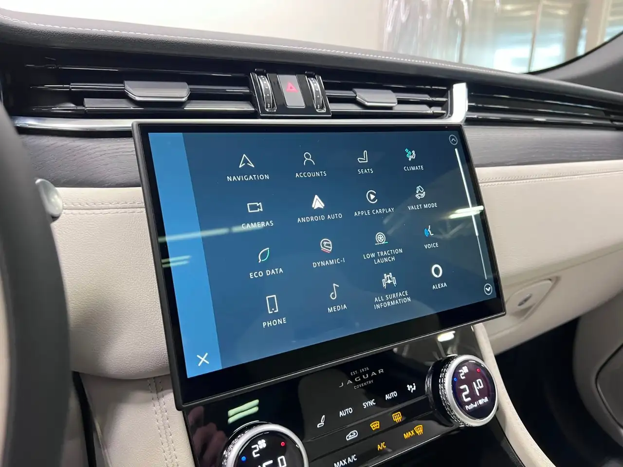 Jaguar F-Pace снимка Jaguar F-Pace