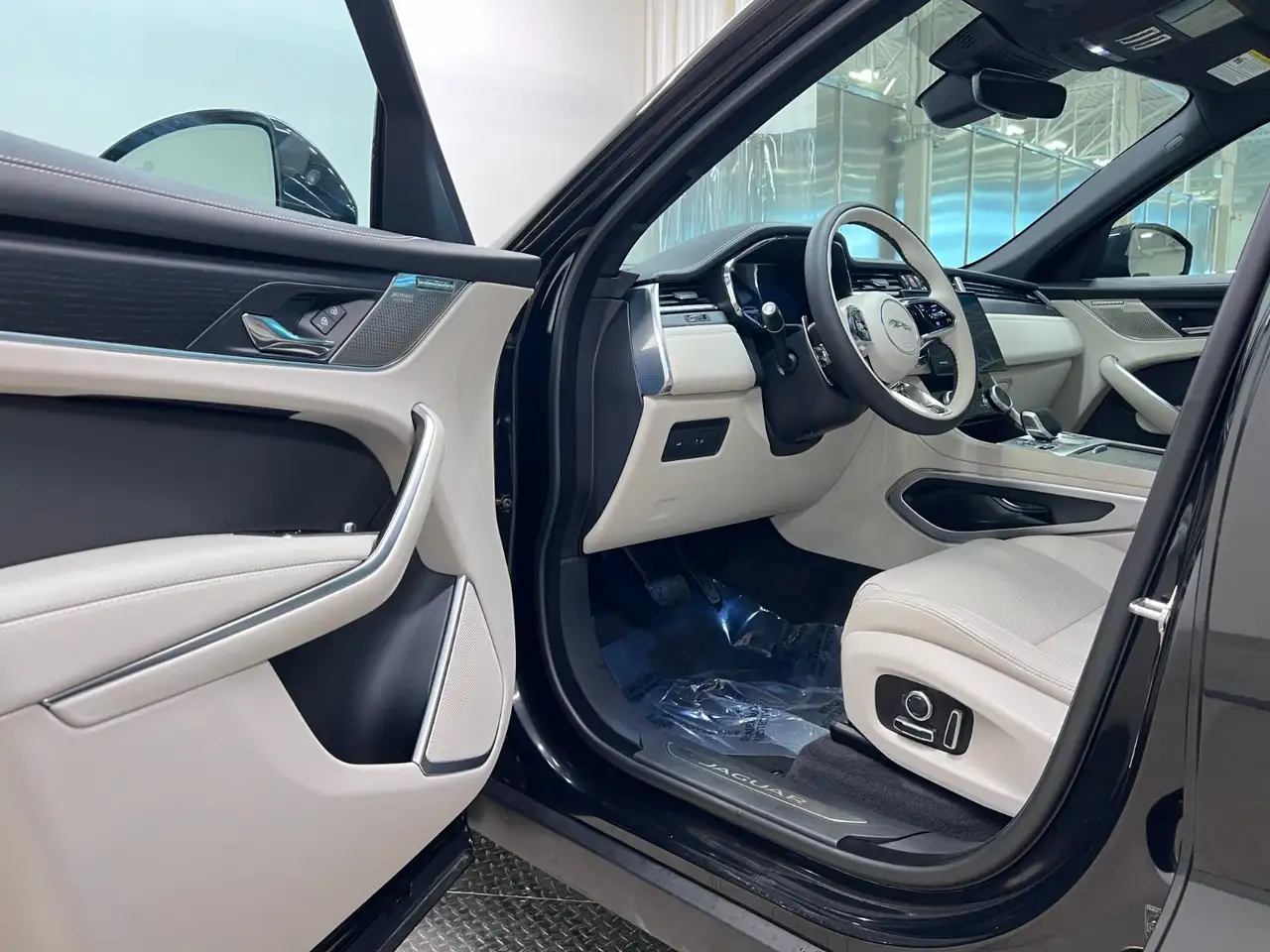 Jaguar F-Pace снимка Jaguar F-Pace