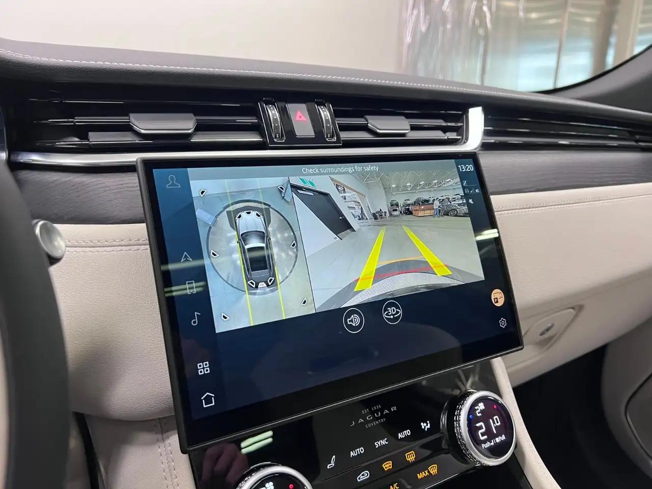 Jaguar F-Pace снимка Jaguar F-Pace