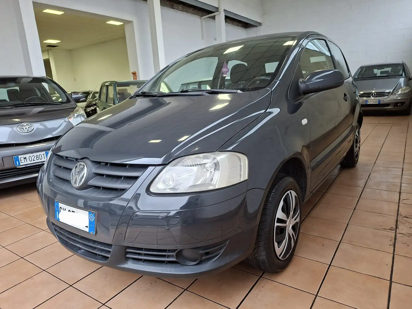 Volkswagen Fox Fox 1.2 Sport, adatta anche a neop, E4. Gris - 2