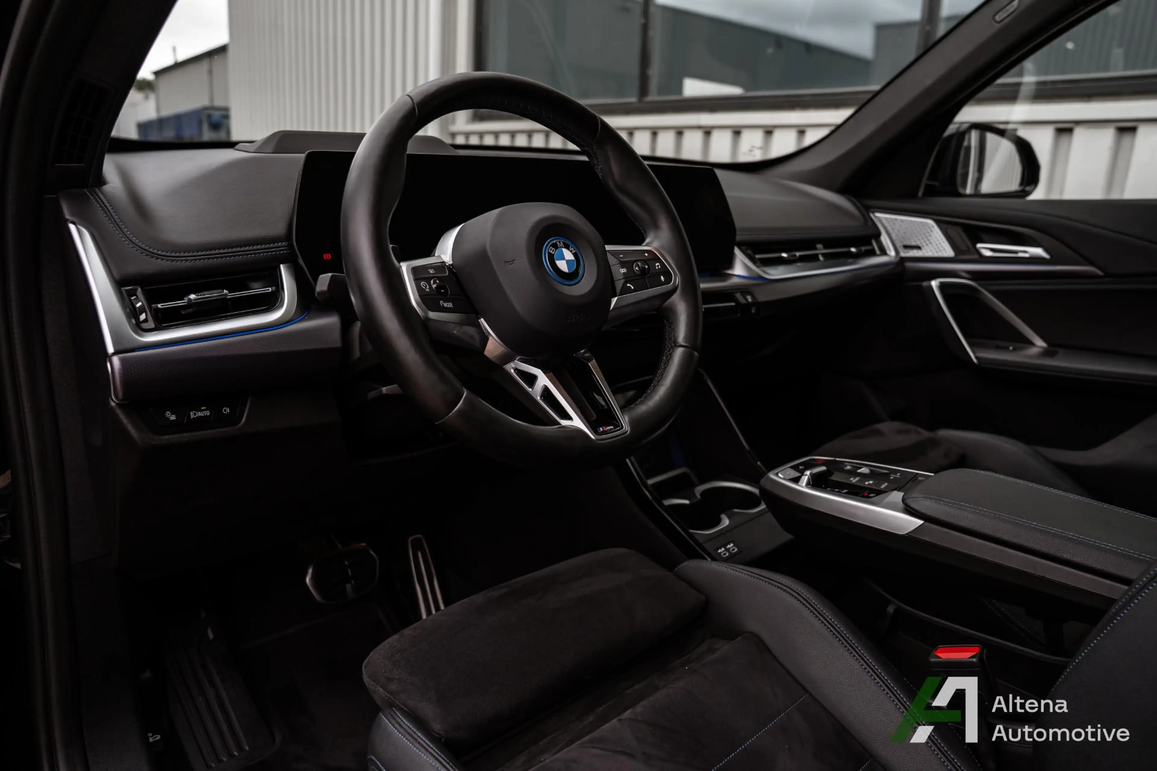 BMW iX1 xDrive30 64,7 kWh M-sport, BTW, Harman Kardon, com — photo 10