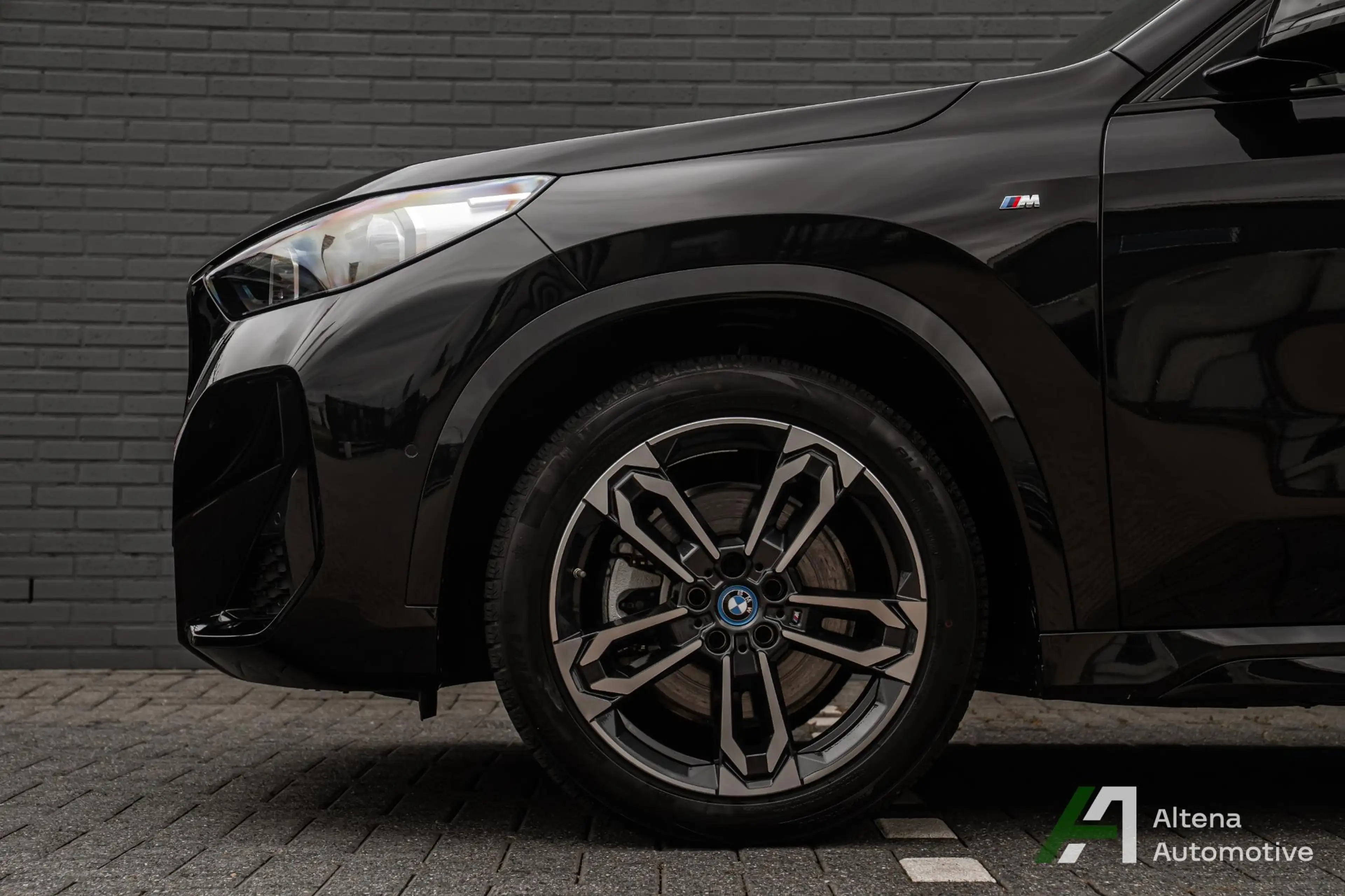 BMW iX1 xDrive30 64,7 kWh M-sport, BTW, Harman Kardon, com — photo 3