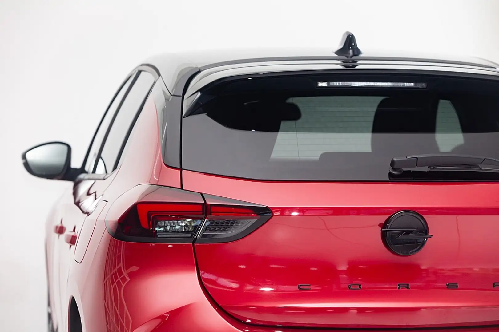 Opel Corsa 1,2 Direct Injection Turbo Euro 6.4  GS Rood - 2