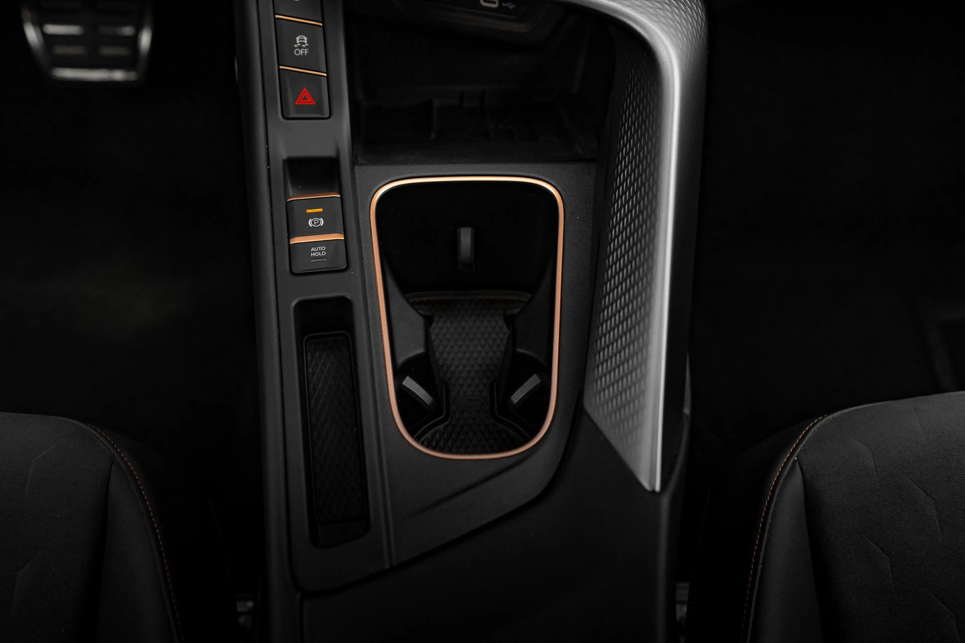 CUPRA Terramar 1.5 TSI e-Hybrid 272pk VZ Performance | "Immersive — photo 14