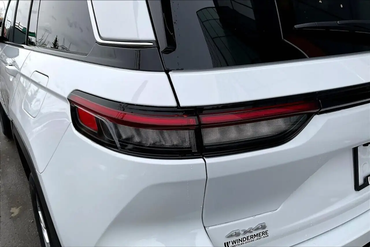 Jeep Grand Cherokee снимка Jeep Grand Cherokee