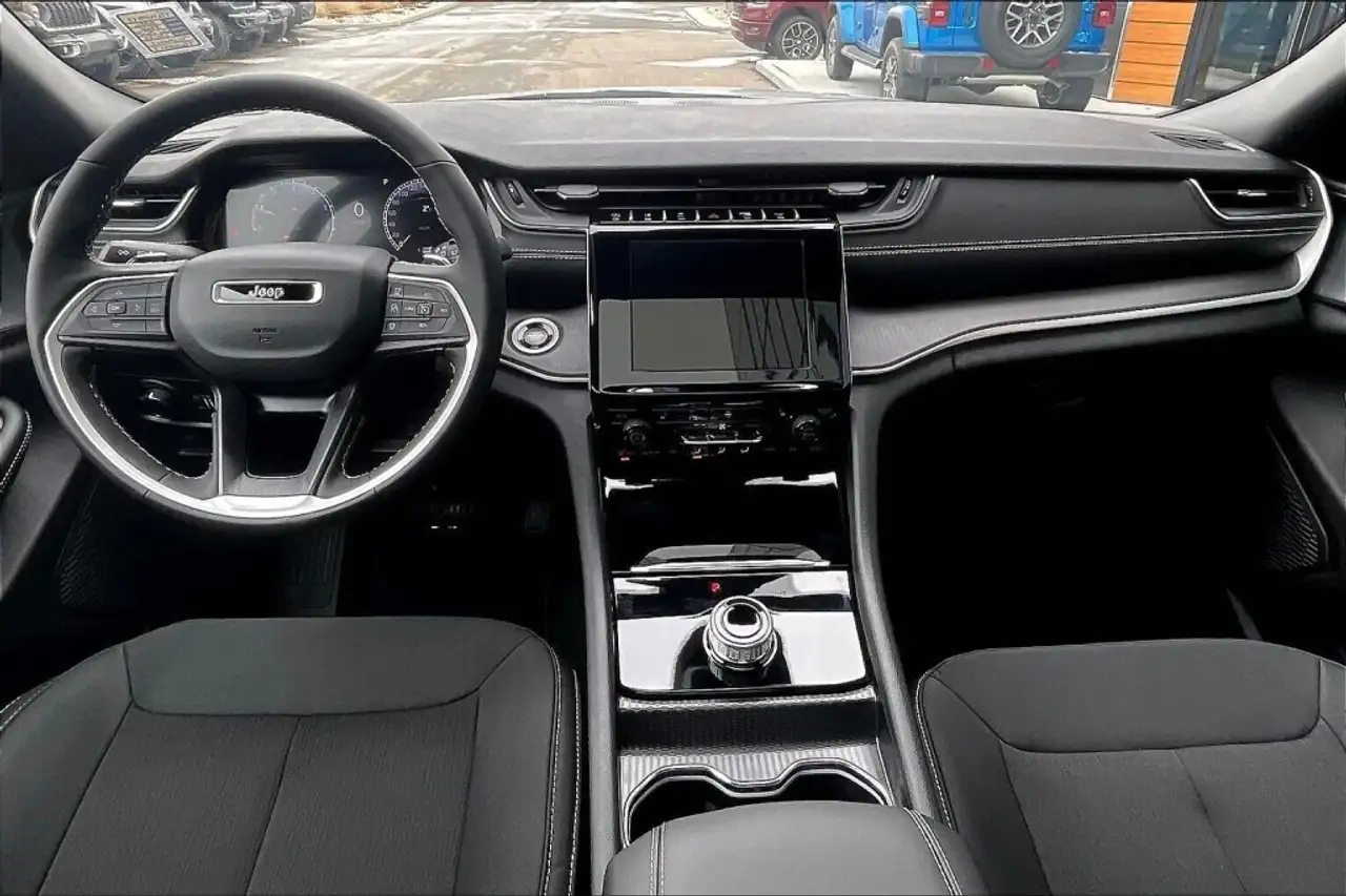 Jeep Grand Cherokee снимка Jeep Grand Cherokee