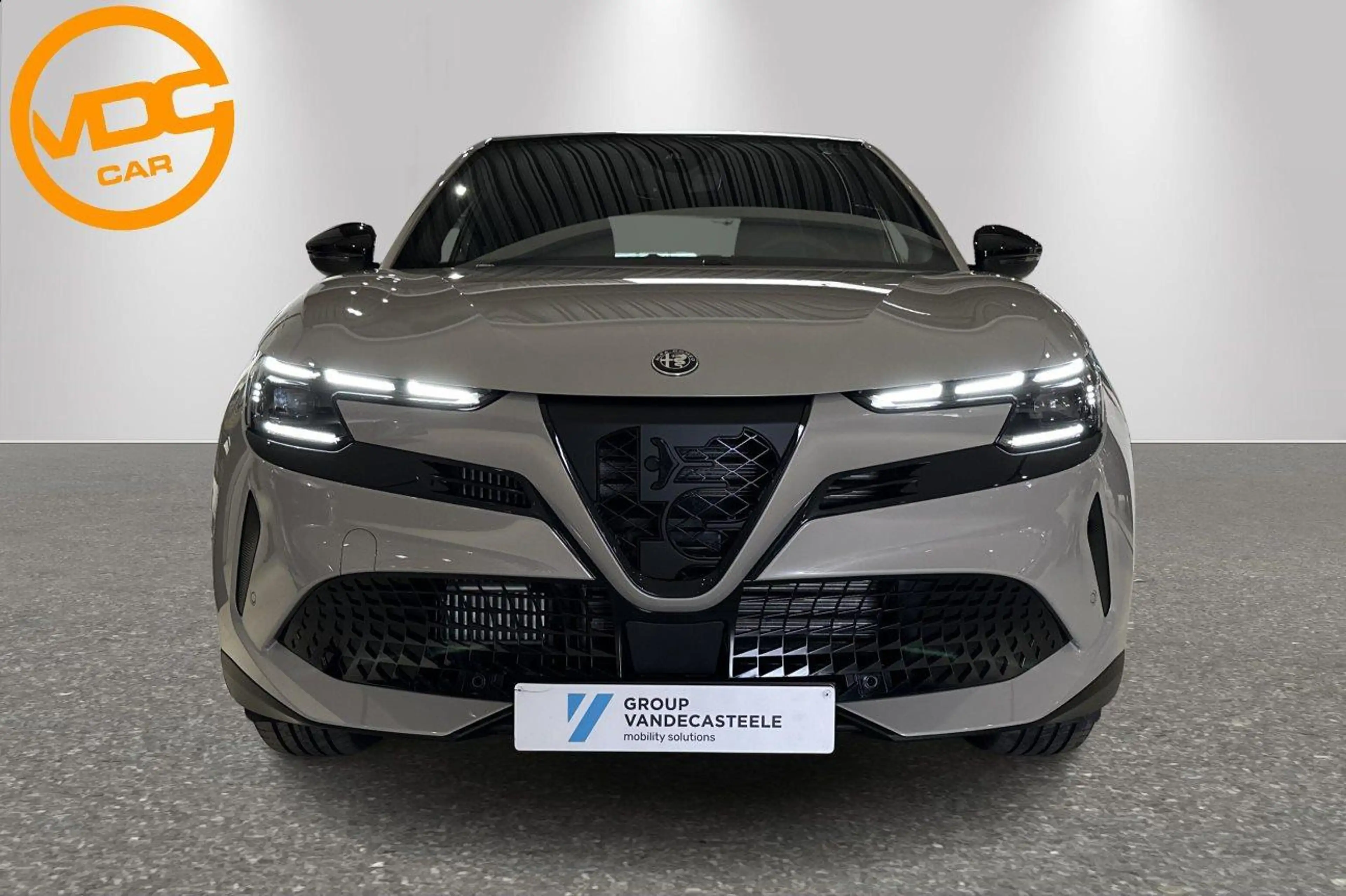 Alfa Romeo Junior Ibrida My25 Speciale 1.2 Hybrid 145 Edct6 — photo 5