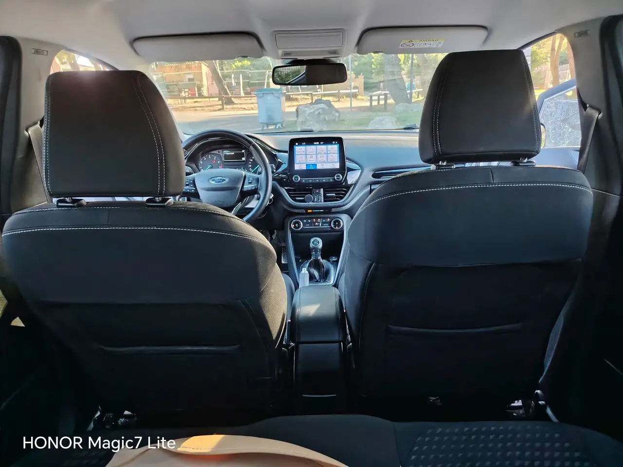 Ford Fiesta 5 portes — photo 12