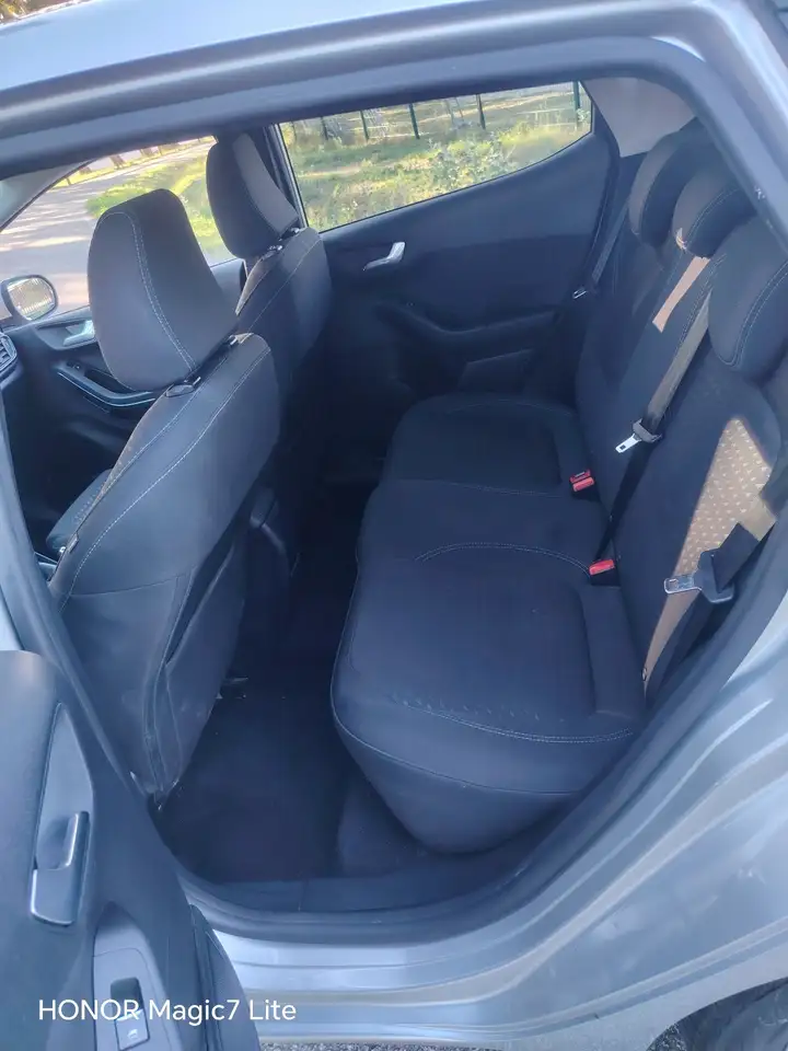 Ford Fiesta 5 portes — photo 18