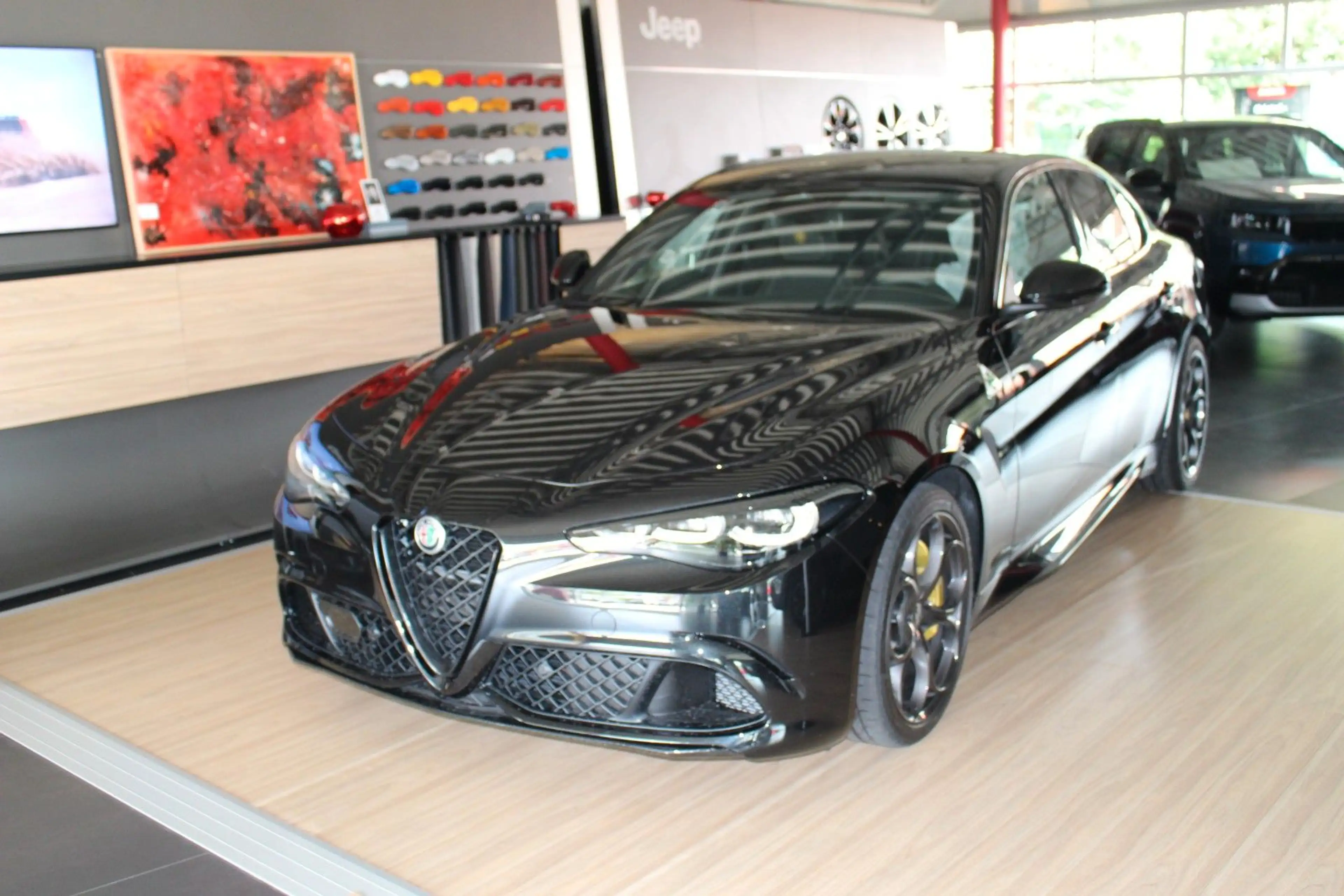 Alfa Romeo Giulia Quadrifoglio Oro AKRAPOVIC