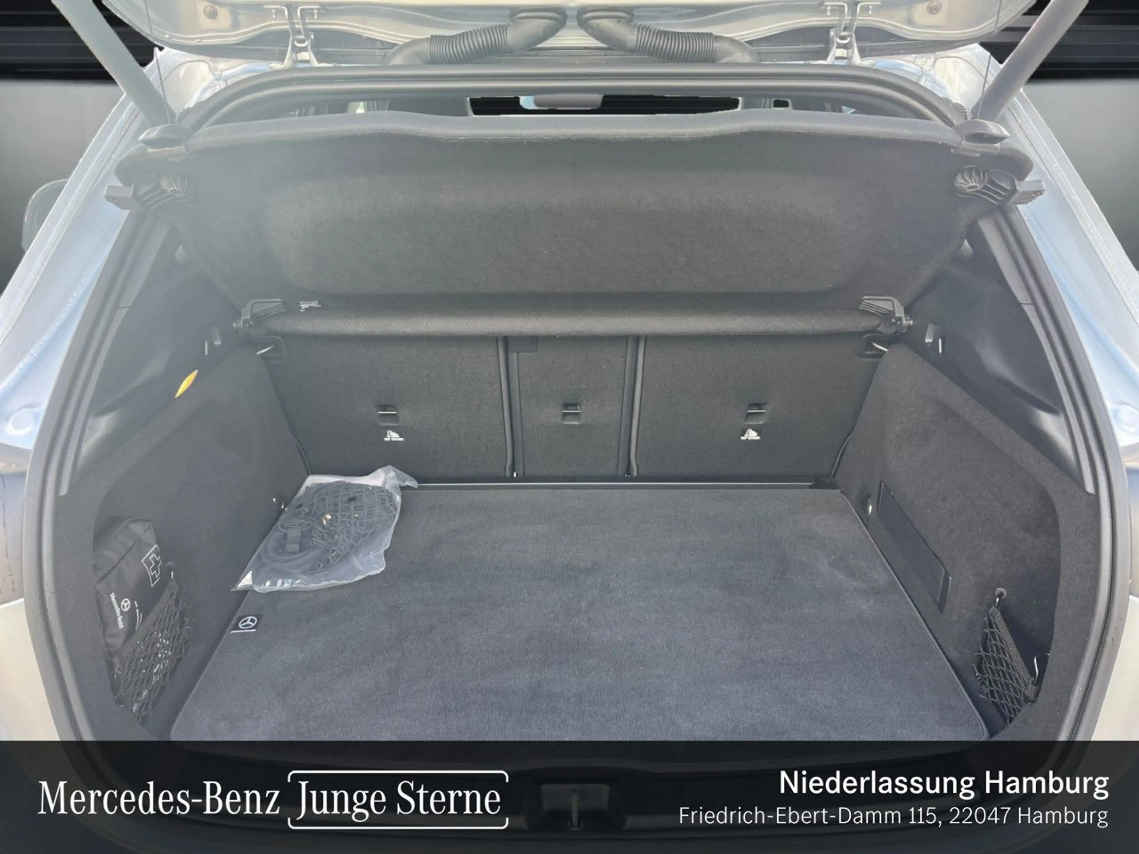 Mercedes-Benz GLA 200 AMG+LED+KAMERA+KEYLESS+7G — photo 6