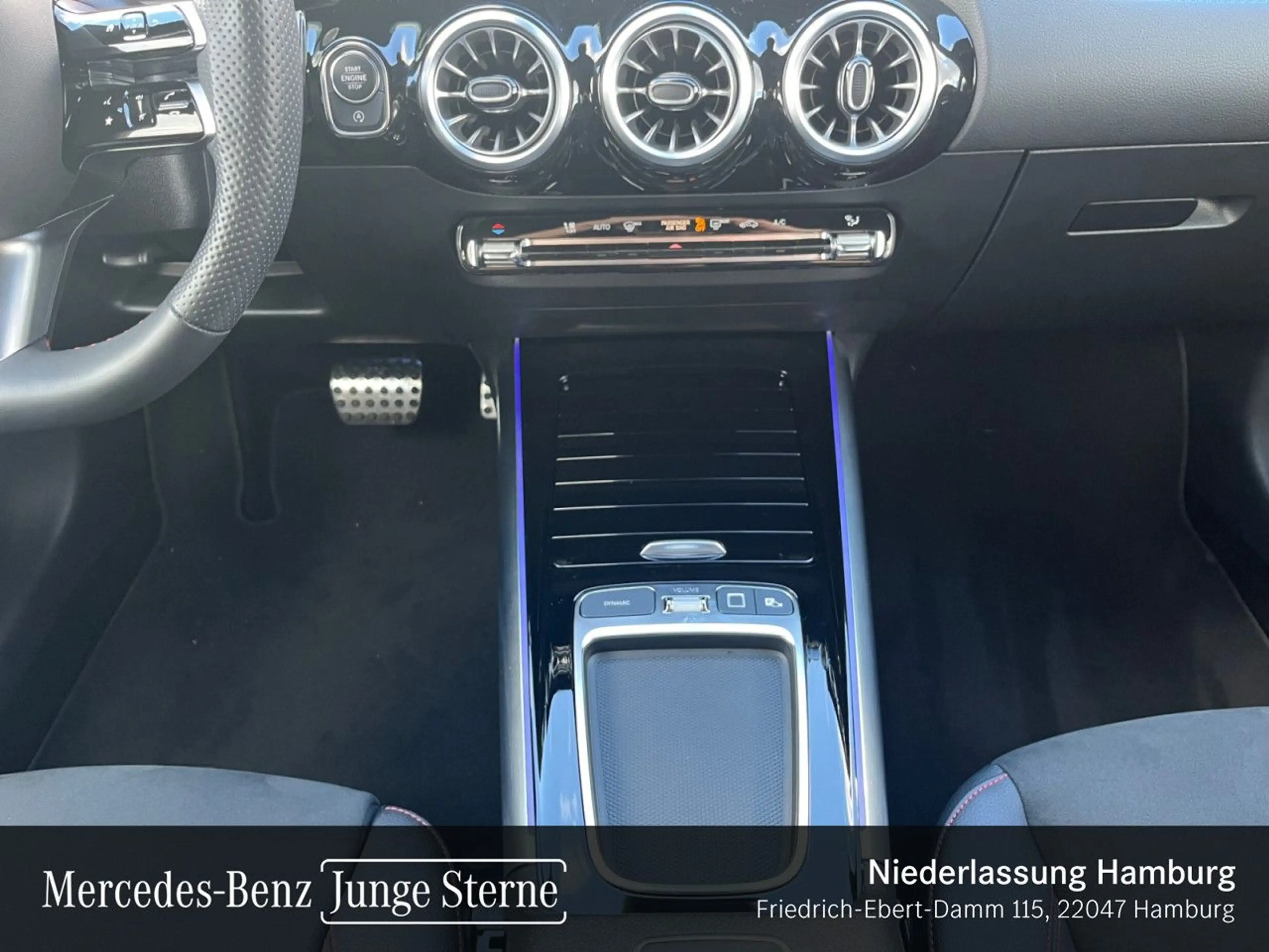 Mercedes-Benz GLA 200 AMG+LED+KAMERA+KEYLESS+7G — photo 15