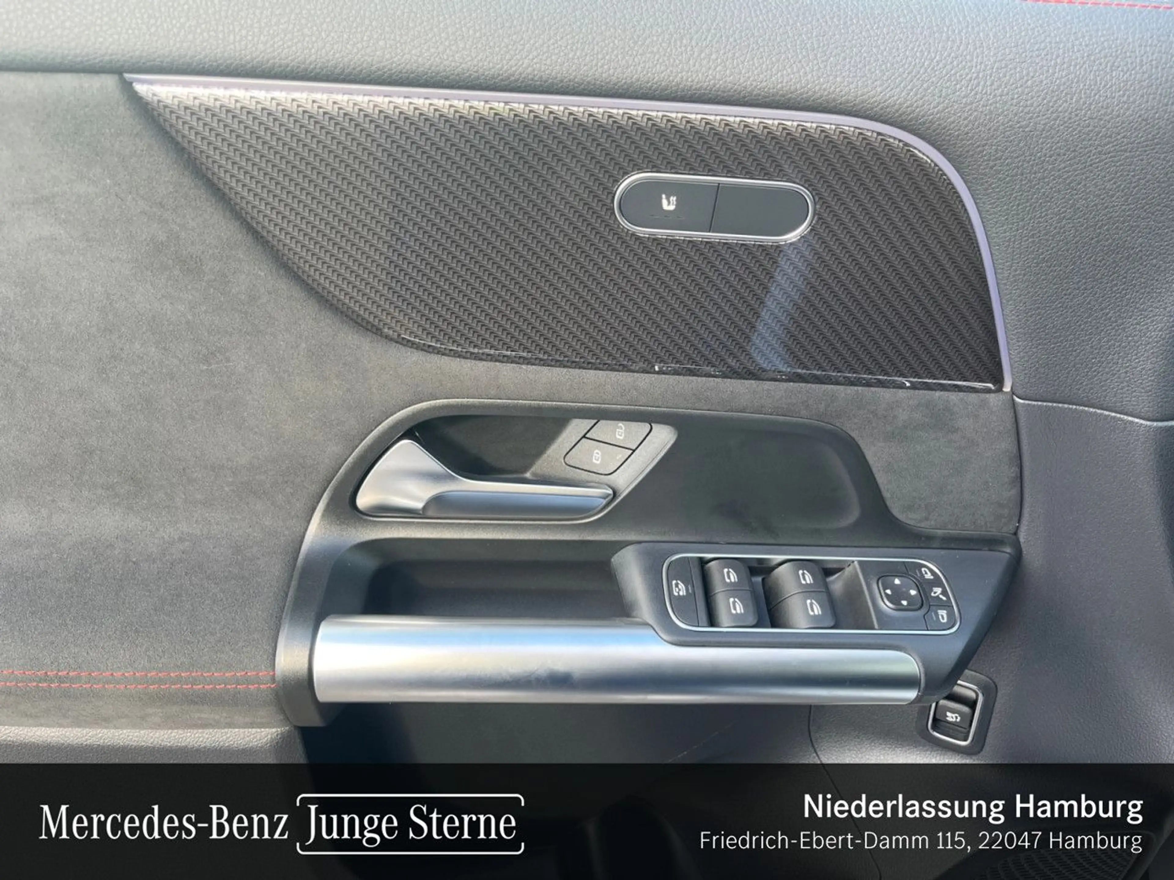 Mercedes-Benz GLA 200 AMG+LED+KAMERA+KEYLESS+7G — photo 12