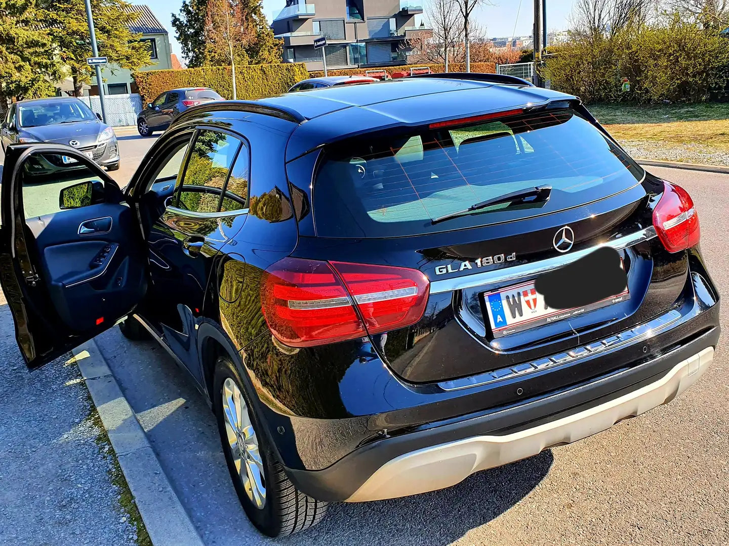 Mercedes-Benz 180 Zwart - 2