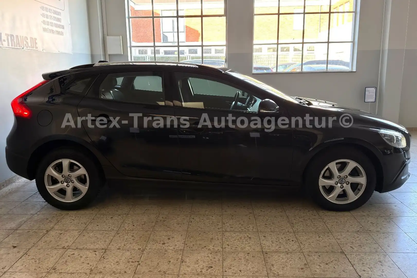 Volvo V40 Cross Country /NAVI/Bi-XENON/PDC/KAMERA Schwarz - 2