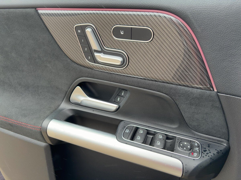 Mercedes-Benz GLA 250 GLA 250 e AMG/Dist/360/Multibeam/Night/Mem/Sound — photo 13