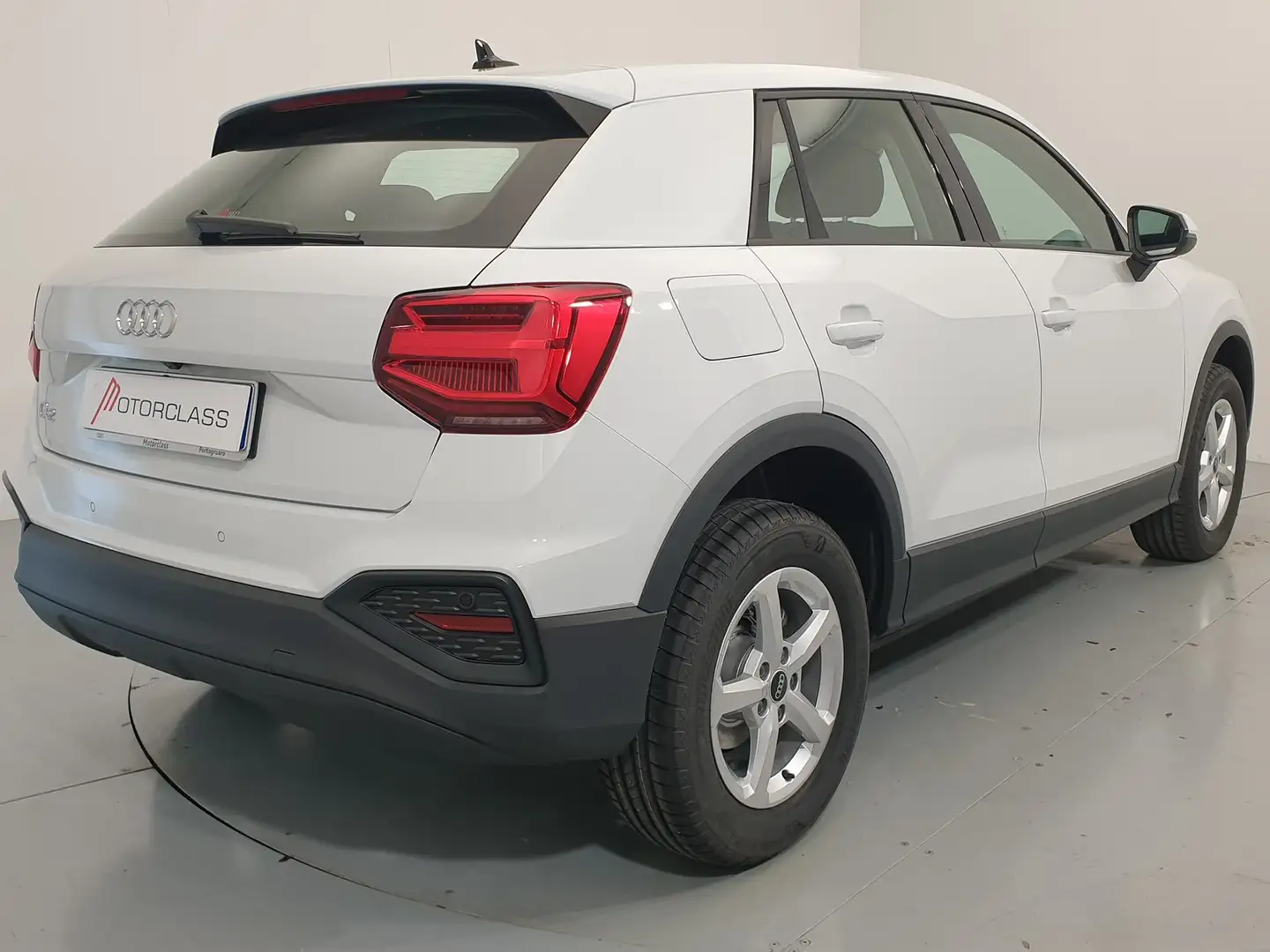 Audi Q2 30 2.0 tdi business s tronic Blanco - 2